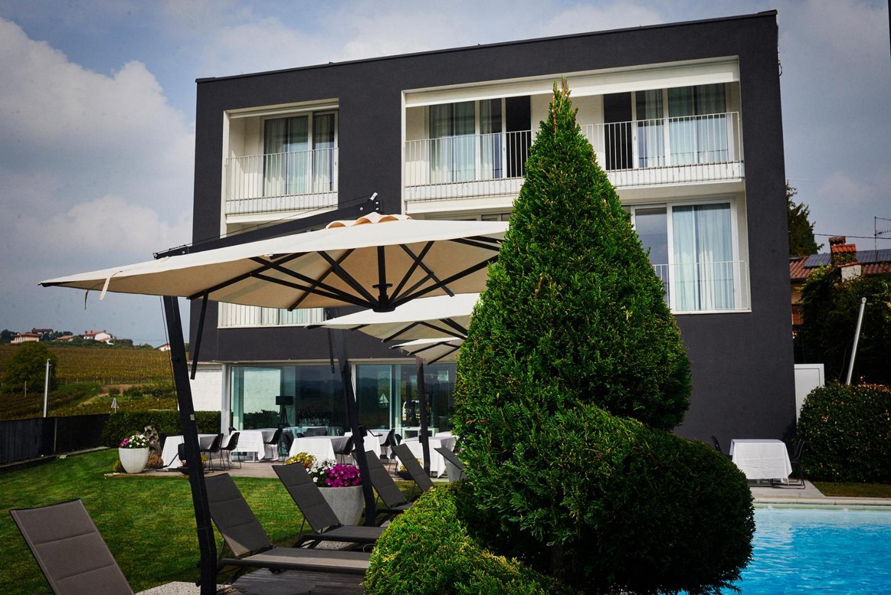 Hotel House Iaquin Dobrovo Zewnętrze zdjęcie